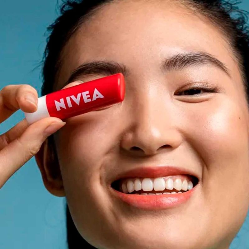 Protetor-Labial-Nivea-Morango-Shine---48g