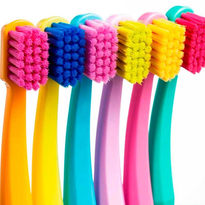Escova-Dental-Curaprox-Macia-1560b---1un